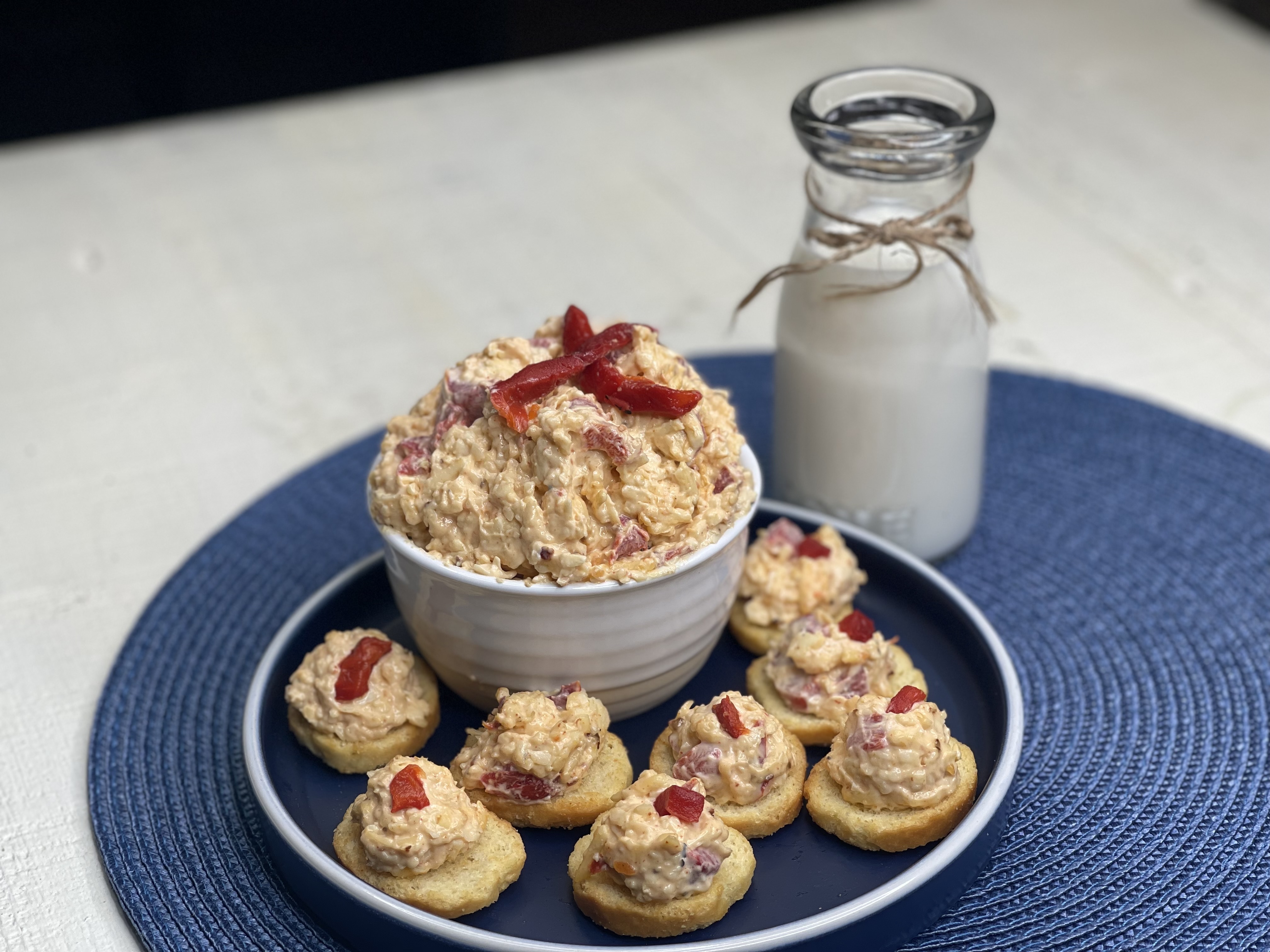 DIP DE QUESO CON PIMENTONES ROJOS